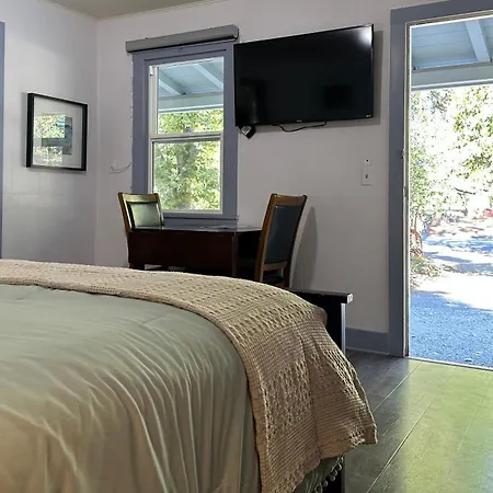 The Pines Inn And Cottages Grass Valley Exterior photo