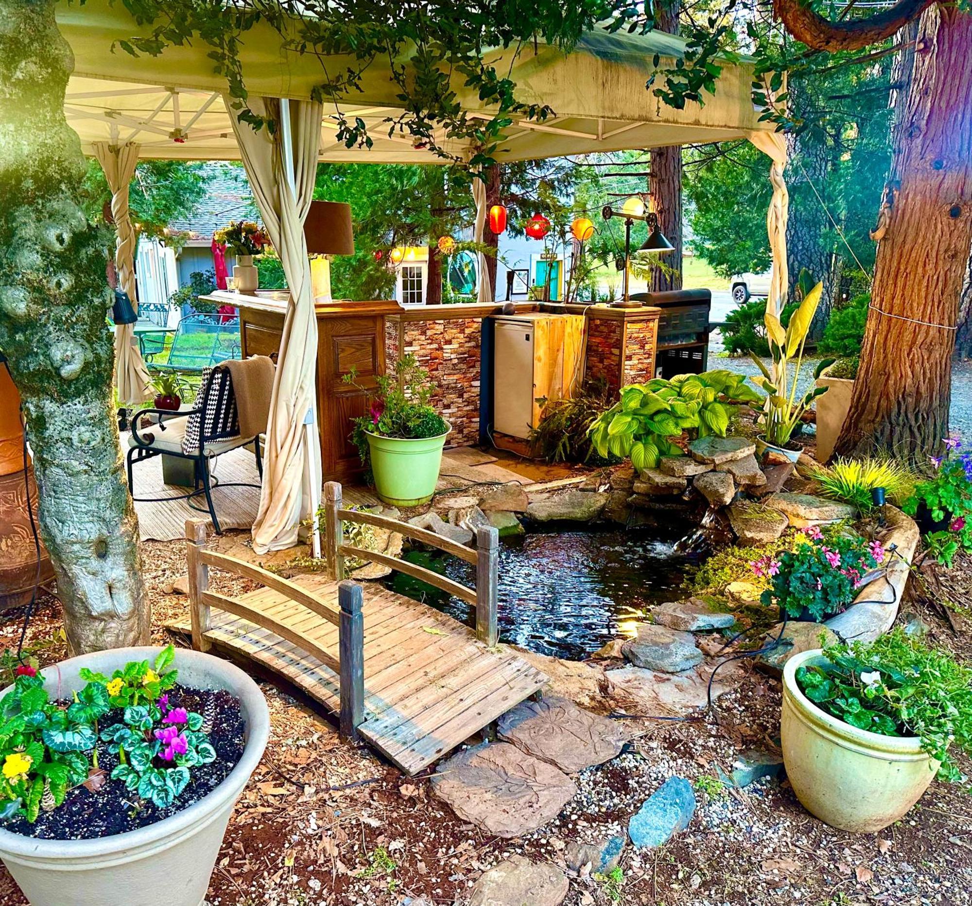 The Pines And 2* Grass Valley