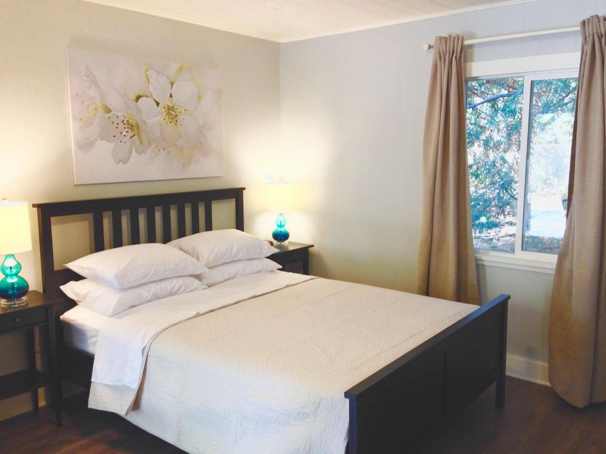 The Pines And Inn Grass Valley