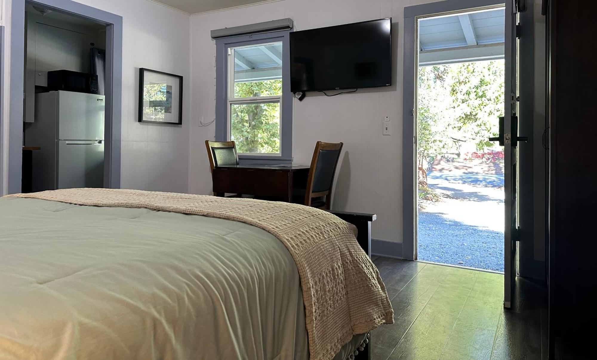 The Pines And Inn Grass Valley