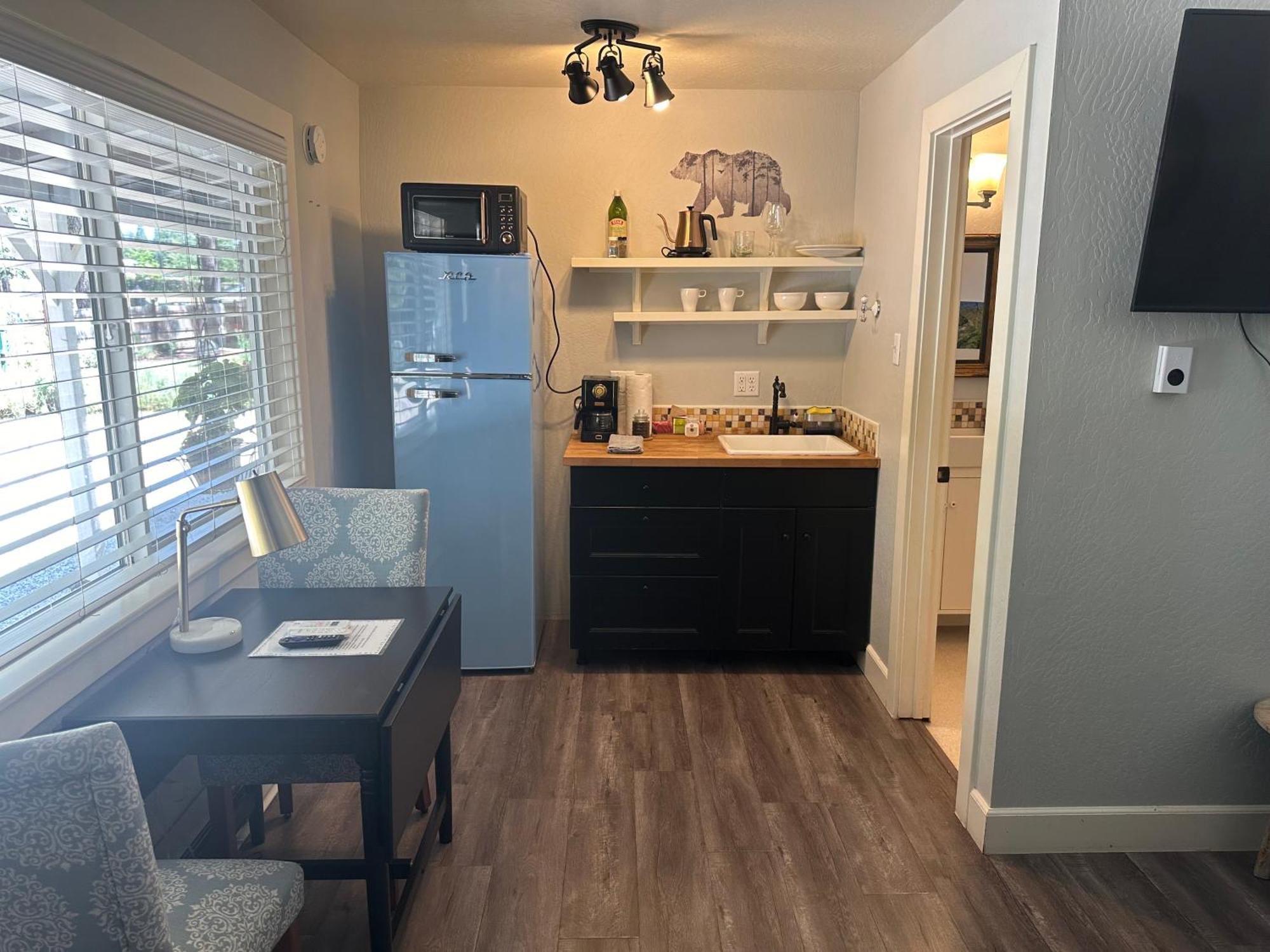 The Pines And 2* Grass Valley