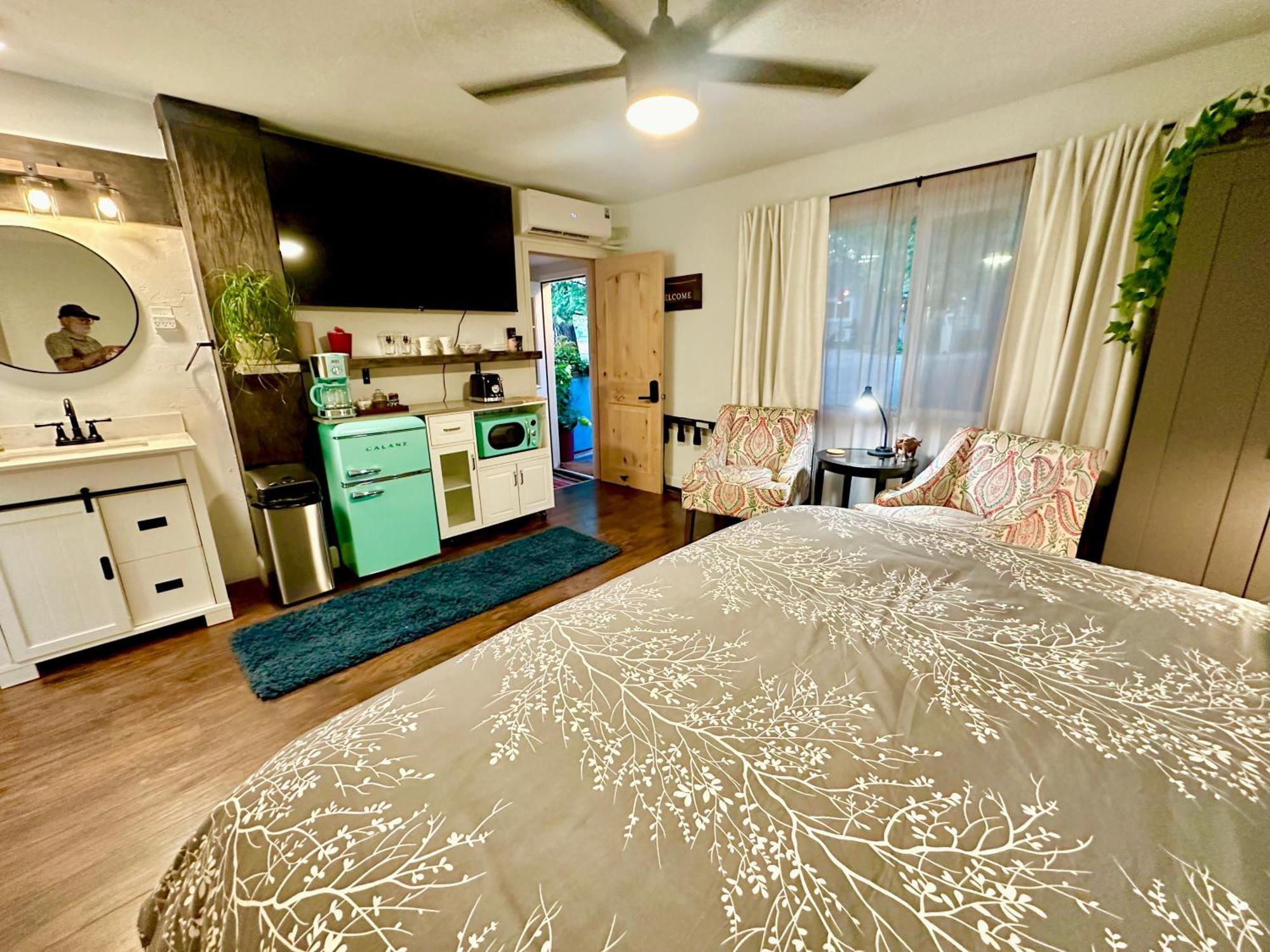 The Pines And Inn Grass Valley